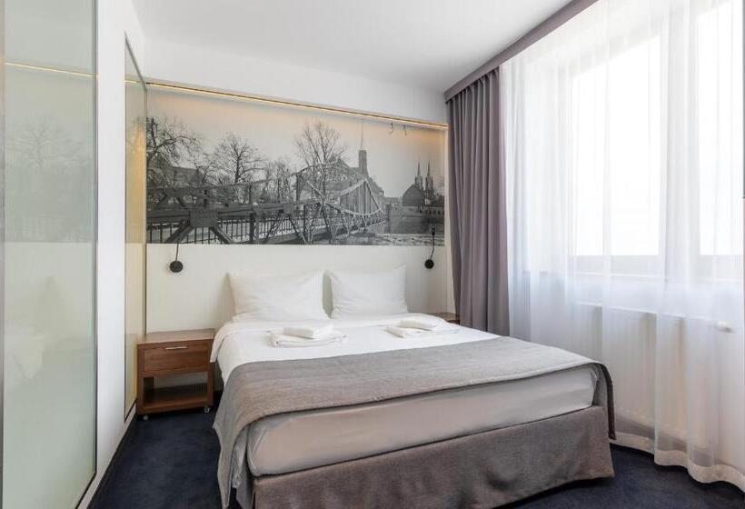 סטודיו דלוקס, Terminal