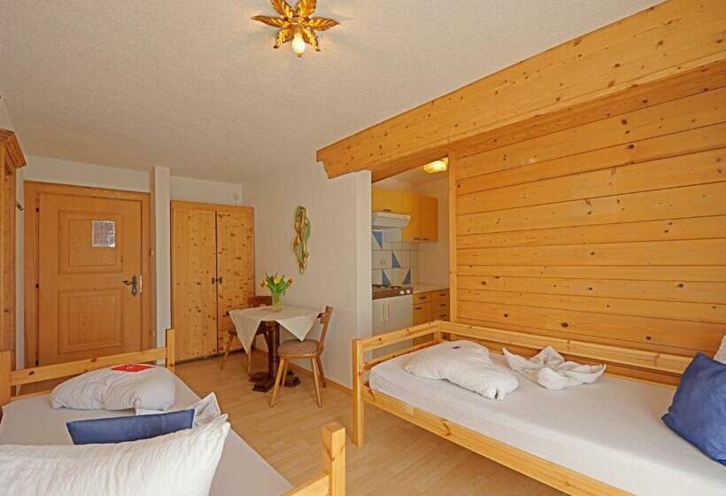 غرفة قياسية رباعية, Traube