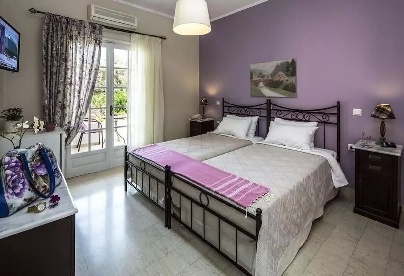 اتاق استاندارد سه نفره, Vassilis Guest House