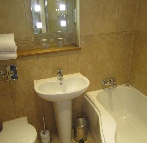 スーペリアールーム, Yeo Dale