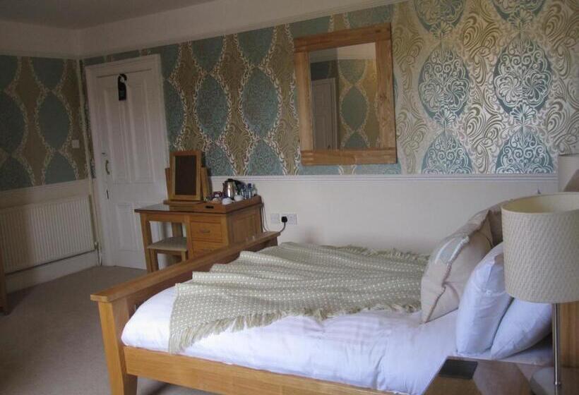 スーペリアールーム, Yeo Dale