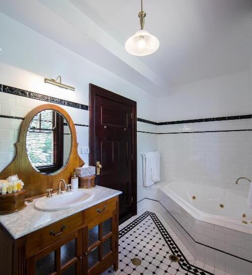 سوییت لوکس, Petersons Armidale Winery And Guesthouse