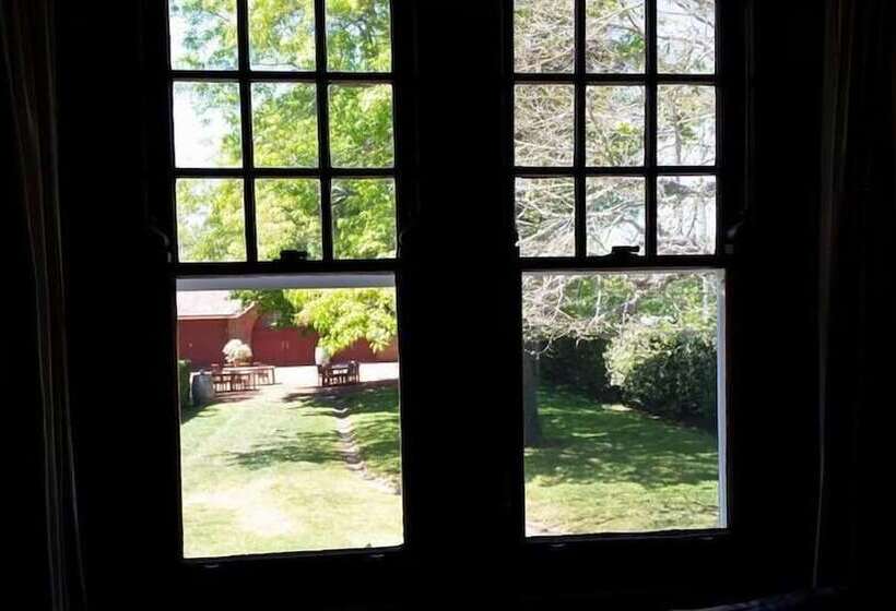 سوییت لوکس, Petersons Armidale Winery And Guesthouse