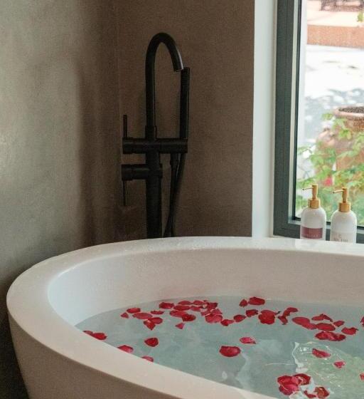 بانگلوی استاندارد, Tuong Boutique Resort Mui Ne