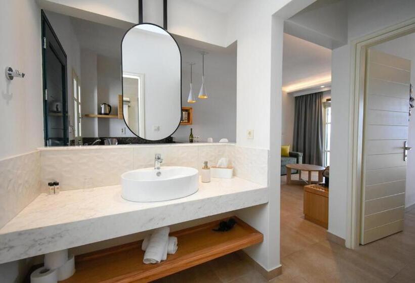 オーシャンビュージュニアスイート, Elena Village