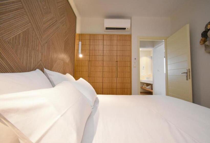 オーシャンビュージュニアスイート, Elena Village