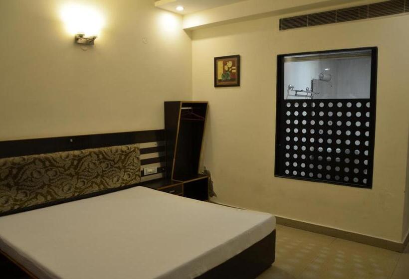 غرفة ديلوكس, Citi Heights