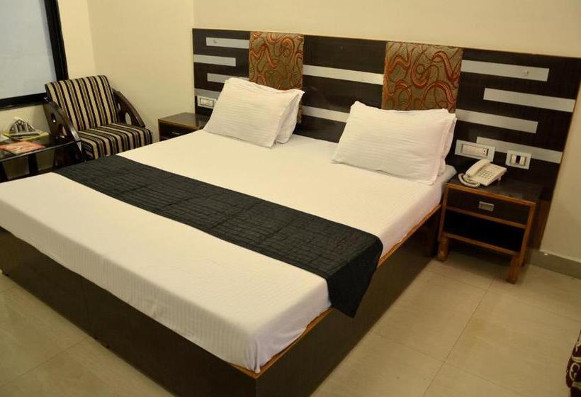 غرفة ديلوكس, Citi Heights