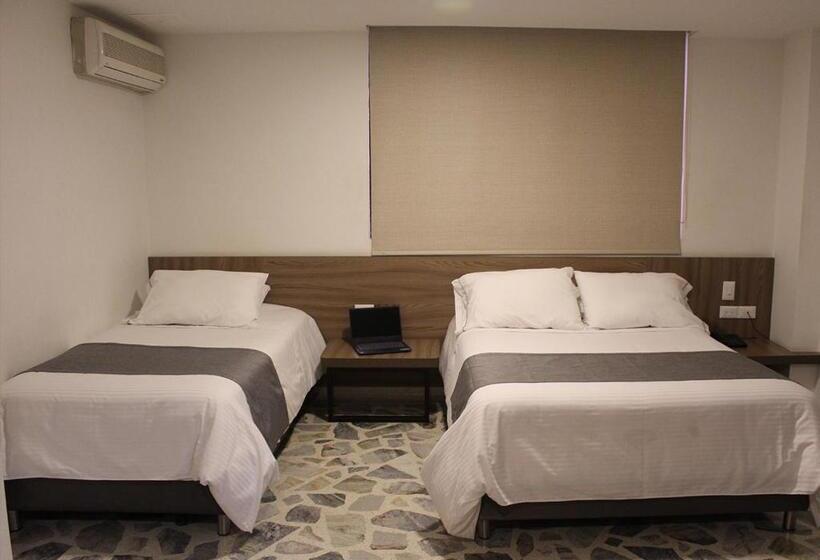 סוויטת ג'וניור, D  Leon