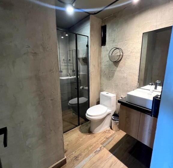 דירת חדר דלוקס, D  Leon