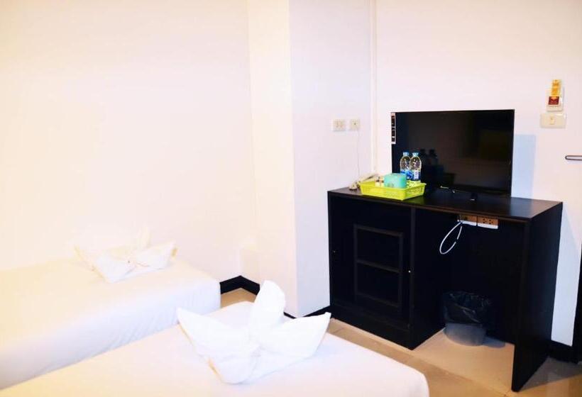 Quarto Estandar, Erawan House