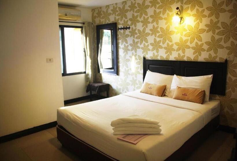 Quarto Familiar, Erawan House