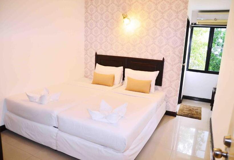 Quarto Estandar, Erawan House
