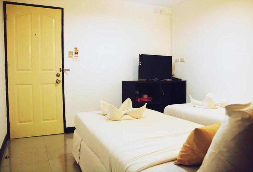 Quarto Estandar, Erawan House