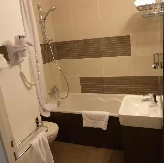 2ベッドルームファミリースイート（テラス付き）, Forme Hotel & Spa Montpellier Sud Est   Parc Expositions   Arena