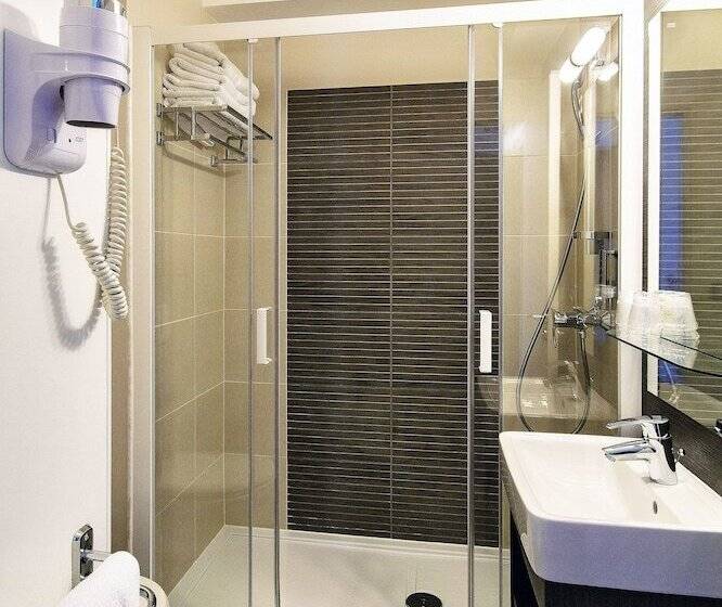 带露台的高档房间, Forme Hotel & Spa Montpellier Sud Est   Parc Expositions   Arena