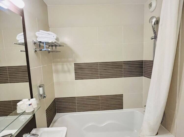 Номер Superior с Террасой, Forme Hotel & Spa Montpellier Sud Est   Parc Expositions   Arena