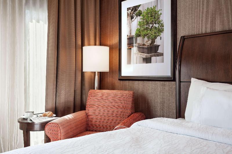 带大床的标准间, Hilton Garden Inn Seattle Downtown