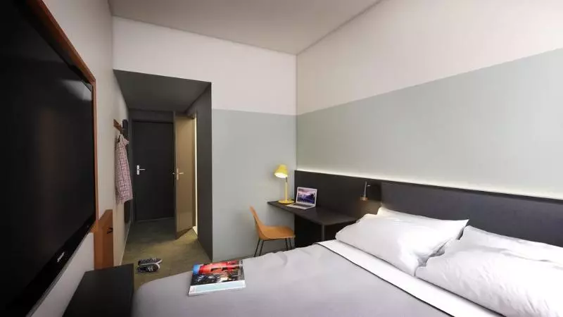 Suite King Bed