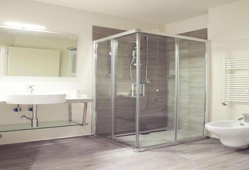 اتاق استاندارد چهار تخته, L