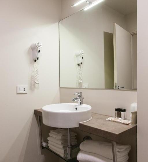 اتاق استاندارد, L