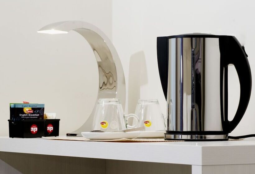 اتاق استاندارد سه نفره, L