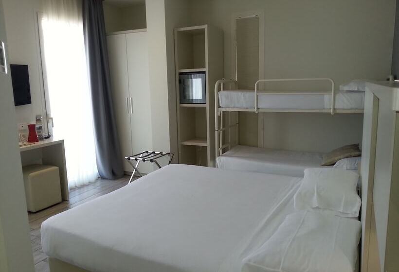 اتاق استاندارد چهار تخته, L