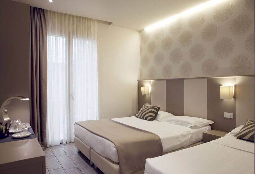 اتاق استاندارد چهار تخته, L