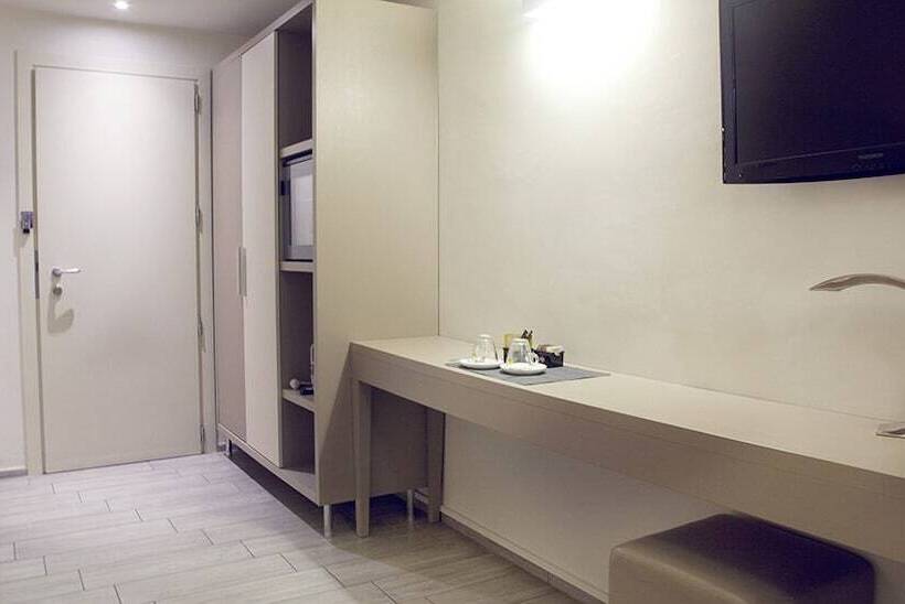 اتاق استاندارد, L