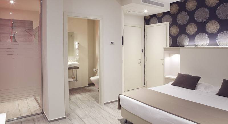 اتاق استاندارد چهار تخته, L