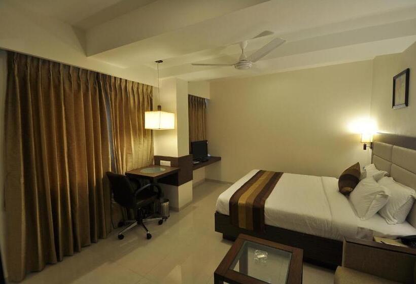 غرفة تنفيذية, Le Grande Residency Unmarried Couples Are Not Allowed