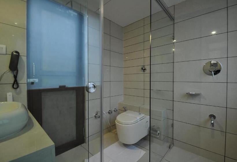 غرفة ديلوكس, Le Grande Residency Unmarried Couples Are Not Allowed