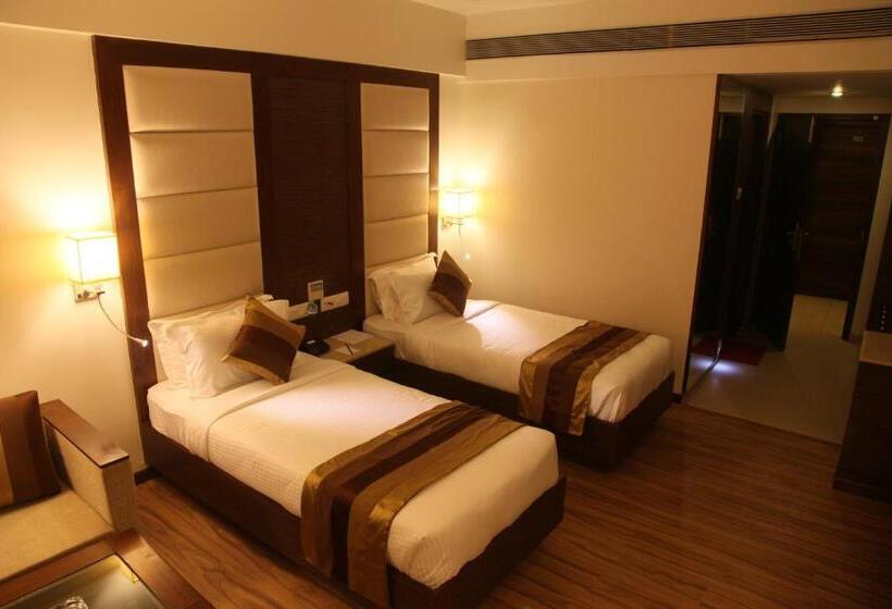 غرفة ديلوكس, Le Grande Residency Unmarried Couples Are Not Allowed