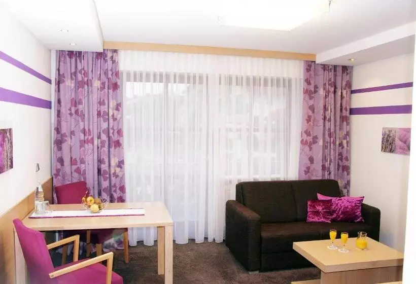 スイート, Lenauhof