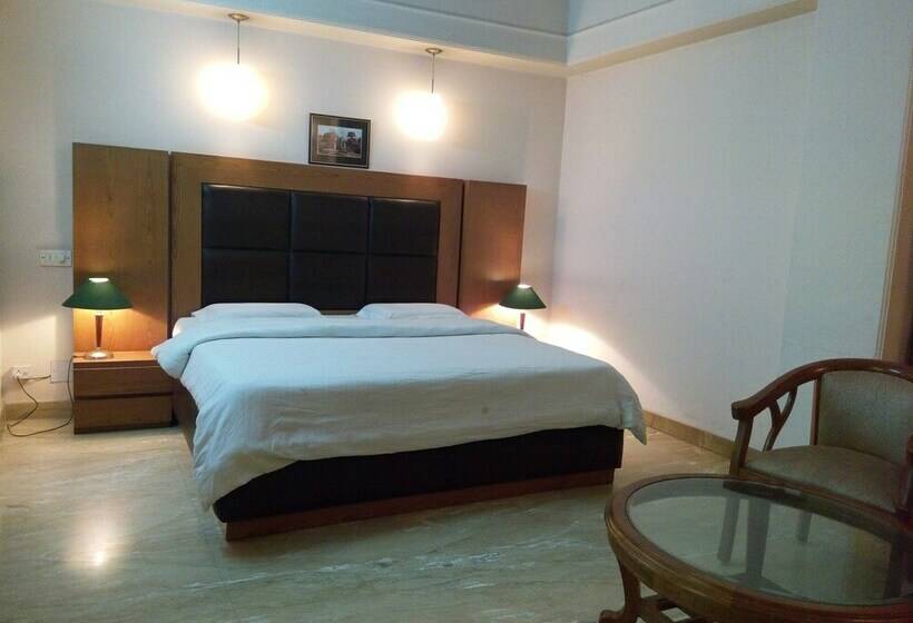 Apartament Superior 2 Sypialnie, Queens Residency Gurgaon