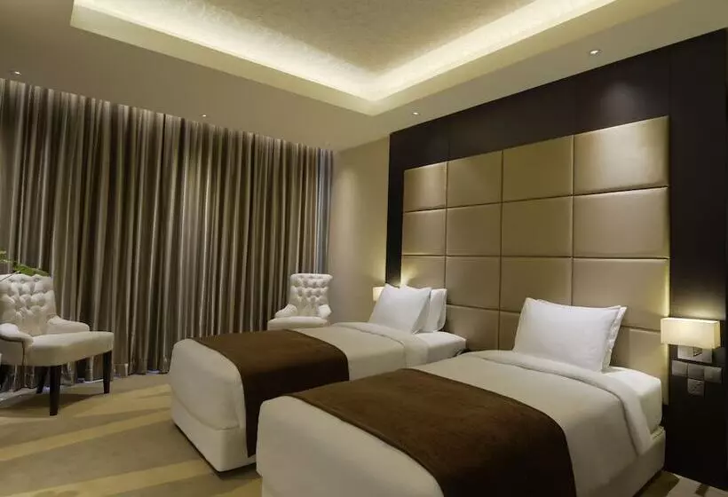 Bisneshuone, Radisson Blu Chattogram Bay View