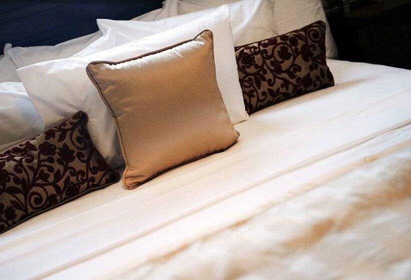 اتاق استاندارد با وان آب گرم, Redearth