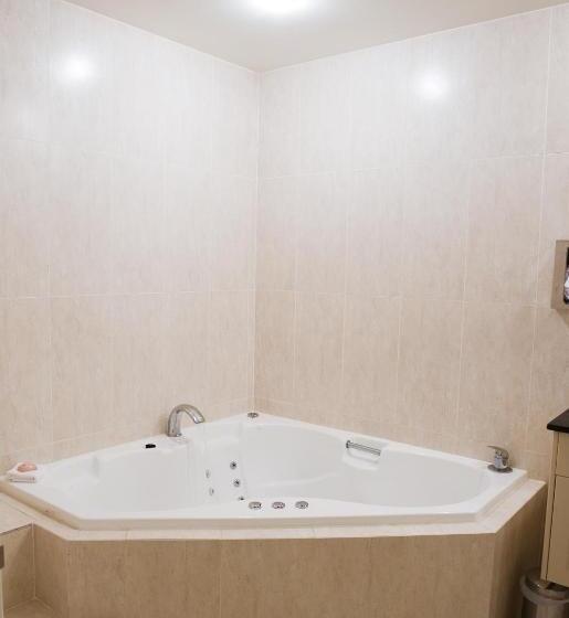 سوئیت با وان آب گرم, Redearth