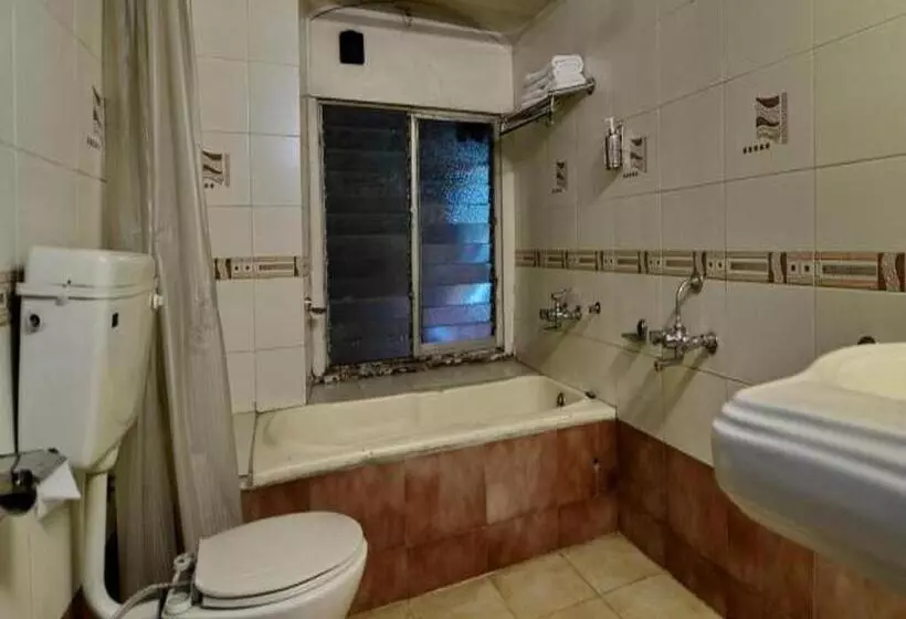 Königs Suite, Ritz
