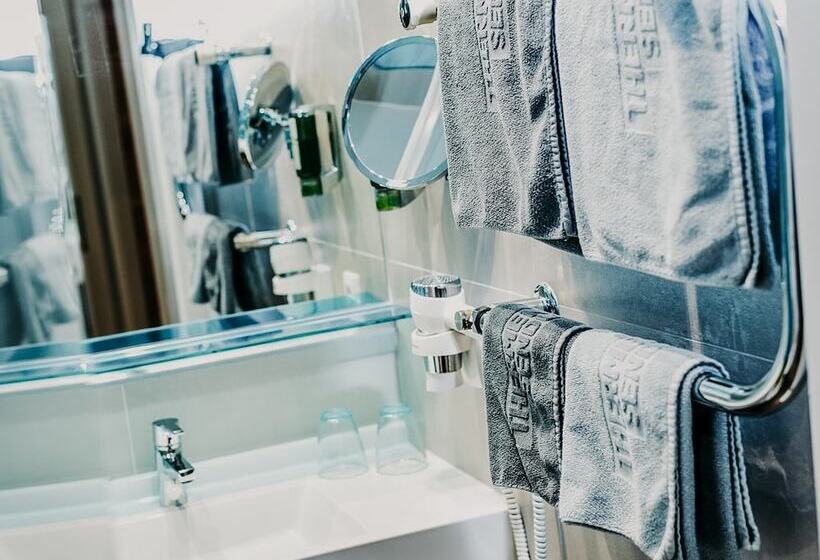 اتاق عادی, Sendlhofer S