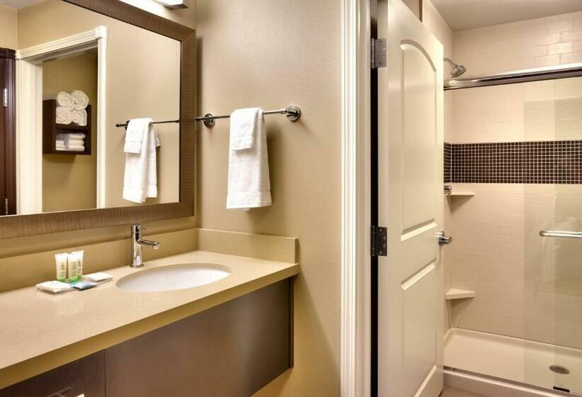 جناح, Staybridge Suites Cheyenne, An Ihg