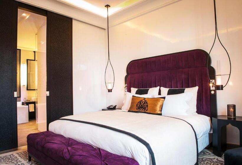 סוויטה עם טרסה, Story Rabat