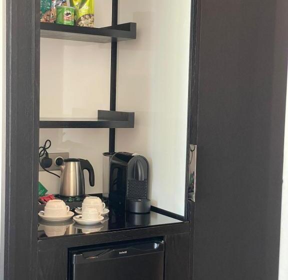 חדר דלוקס, Story Rabat