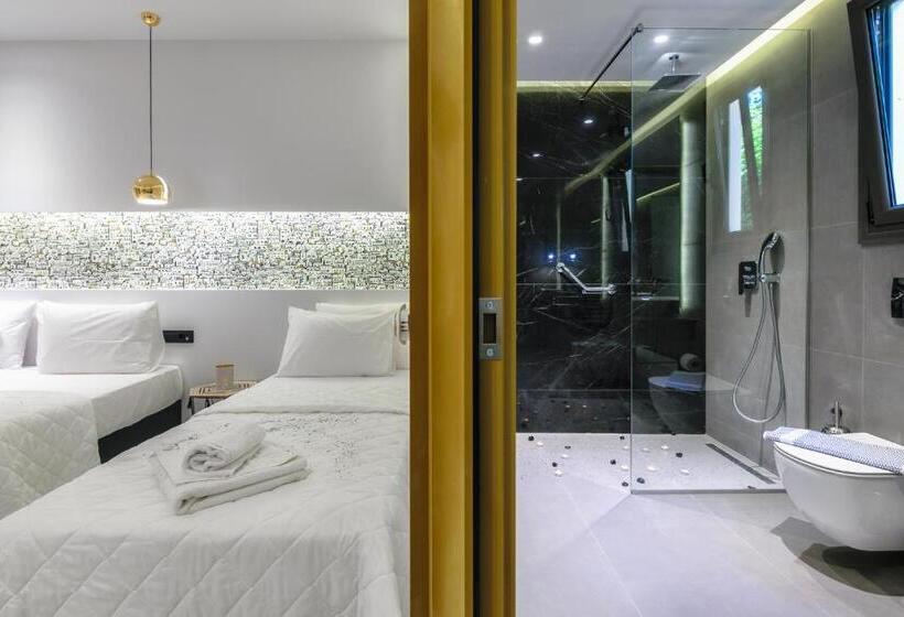 اتاق لوکس سه تخته, Sunny Garden