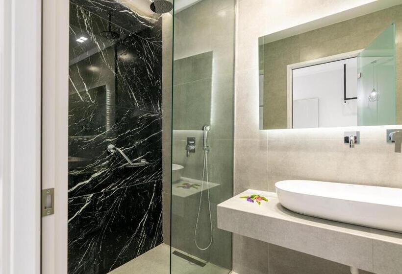 اتاق لوکس, Sunny Garden