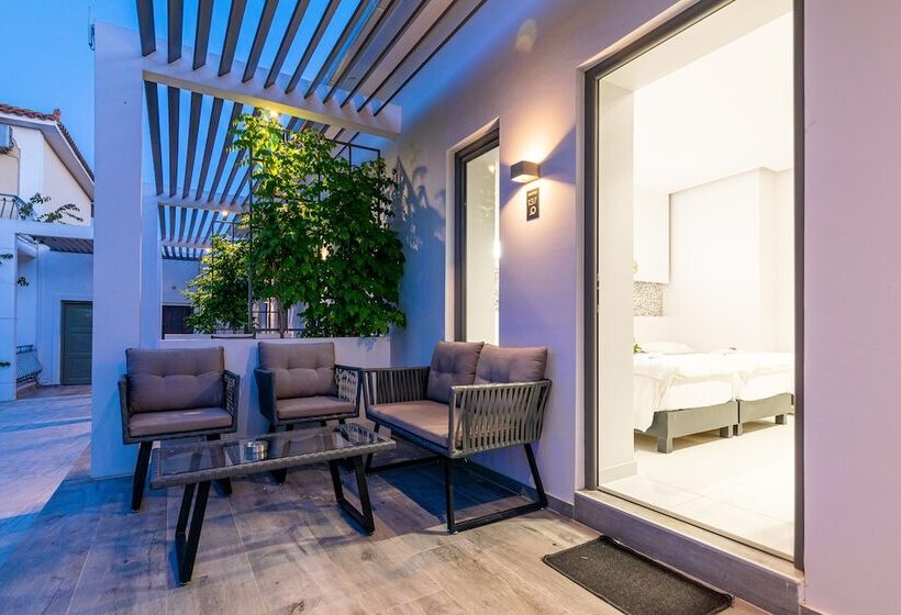 اتاق لوکس سه تخته, Sunny Garden