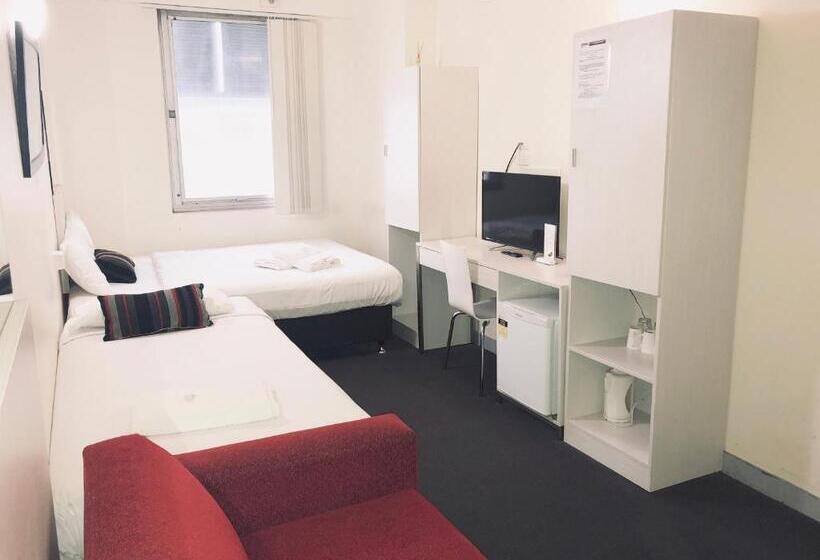 חדר משפחתי בסיסי, Turbot House