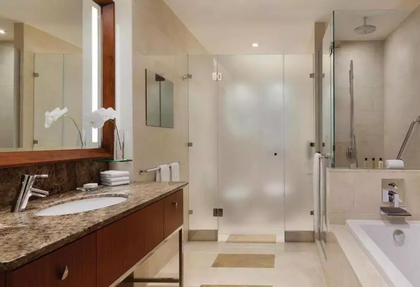 Deluxe Suite King Bed, Jw Marriott Marquis City Center Doha