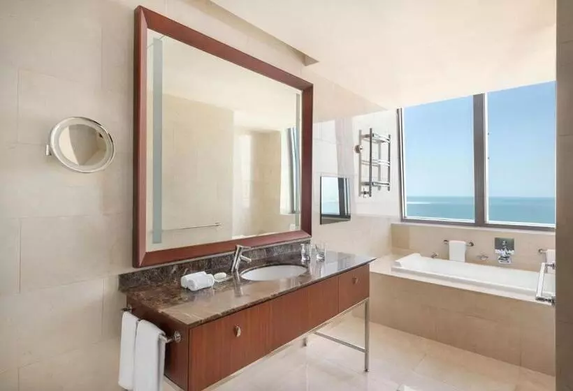 اتاق سوپریور با تخت بزرگ, Jw Marriott Marquis City Center Doha