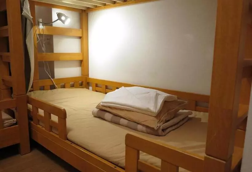 スタンダードルーム、2段ベッド共用バスルーム, Kyoto Hana Hostel